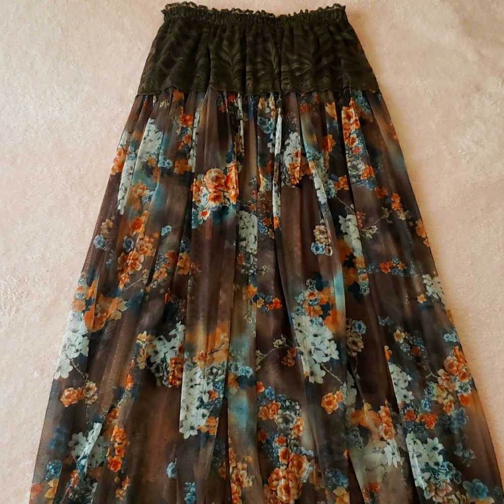 Pleated Brown Floral and lace Skirt